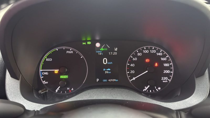 TOYOTA YARIS 4 BERLINE HYBRIDE 116cv FRANCE BUSINESS/1 ERE MAIN/TVA RECUPERABLE