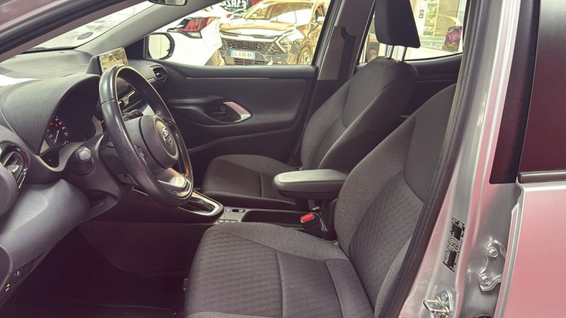 TOYOTA YARIS 4 BERLINE HYBRIDE 116cv FRANCE BUSINESS/1 ERE MAIN/TVA RECUPERABLE