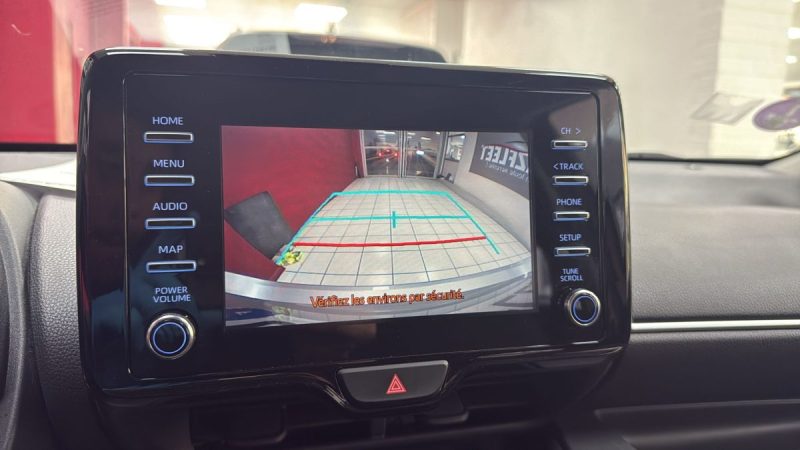 TOYOTA YARIS 4 BERLINE HYBRIDE 116cv FRANCE BUSINESS/1 ERE MAIN/TVA RECUPERABLE