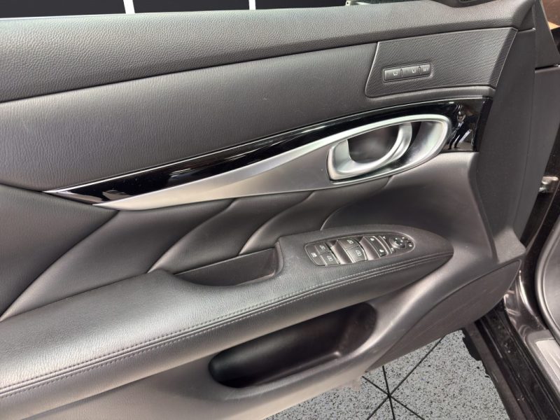 INFINITI Q70 S 3.0 D V6 