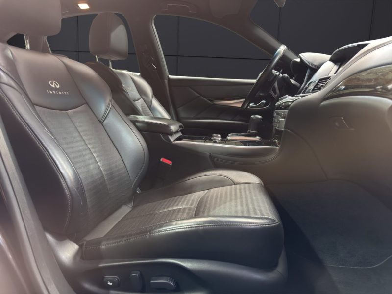 INFINITI Q70 S 3.0 D V6 