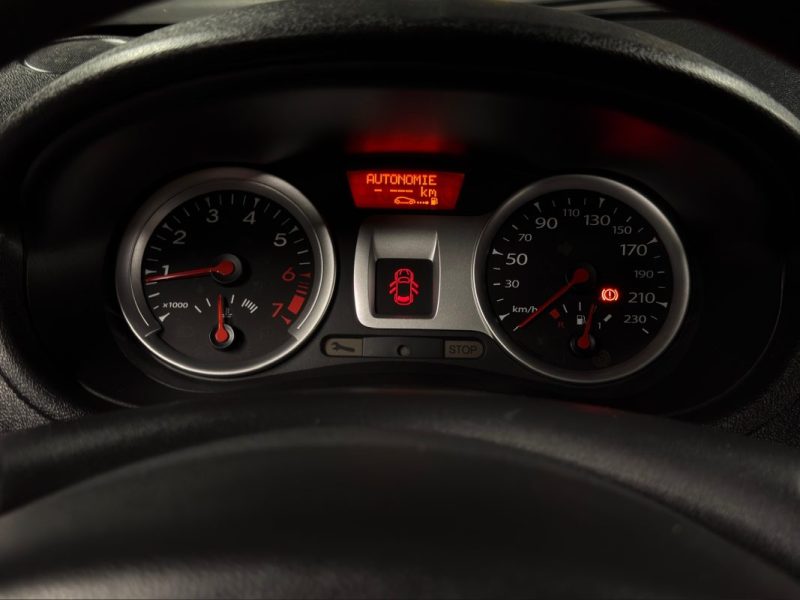 RENAULT CLIO 3 III PHASE 2 1.2 75 Cv 5 PORTES / CLIMATISATION REGULATEUR LIMITEUR - GARANTIE 1 AN