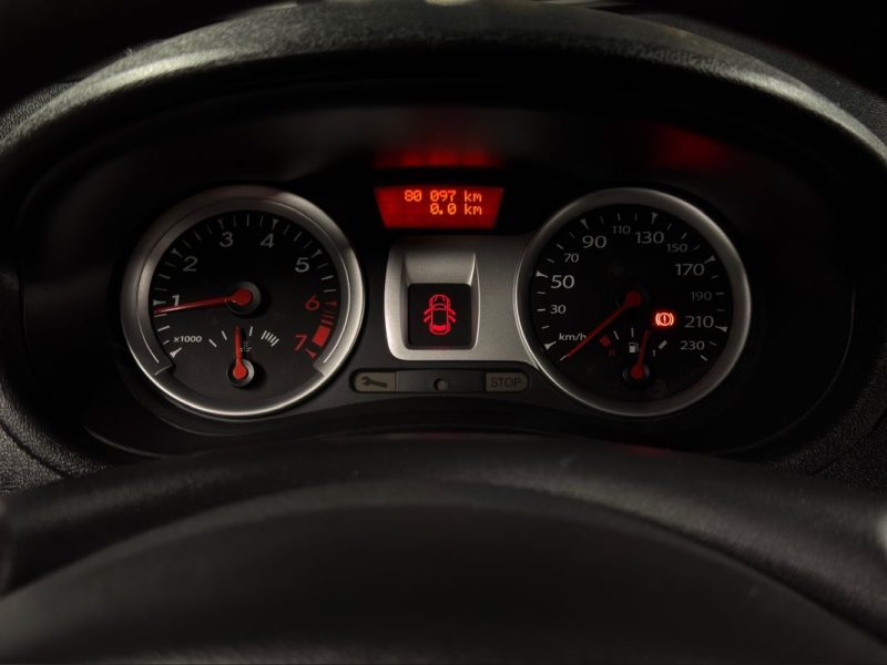 RENAULT CLIO 3 III PHASE 2 1.2 75 Cv 5 PORTES / CLIMATISATION REGULATEUR LIMITEUR - GARANTIE 1 AN