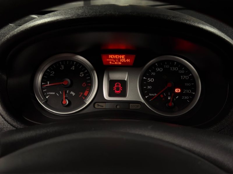 RENAULT CLIO 3 III PHASE 2 1.2 75 Cv 5 PORTES / CLIMATISATION REGULATEUR LIMITEUR - GARANTIE 1 AN