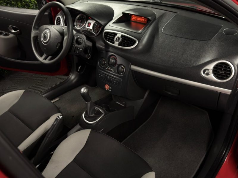 RENAULT CLIO 3 III PHASE 2 1.2 75 Cv 5 PORTES / CLIMATISATION REGULATEUR LIMITEUR - GARANTIE 1 AN