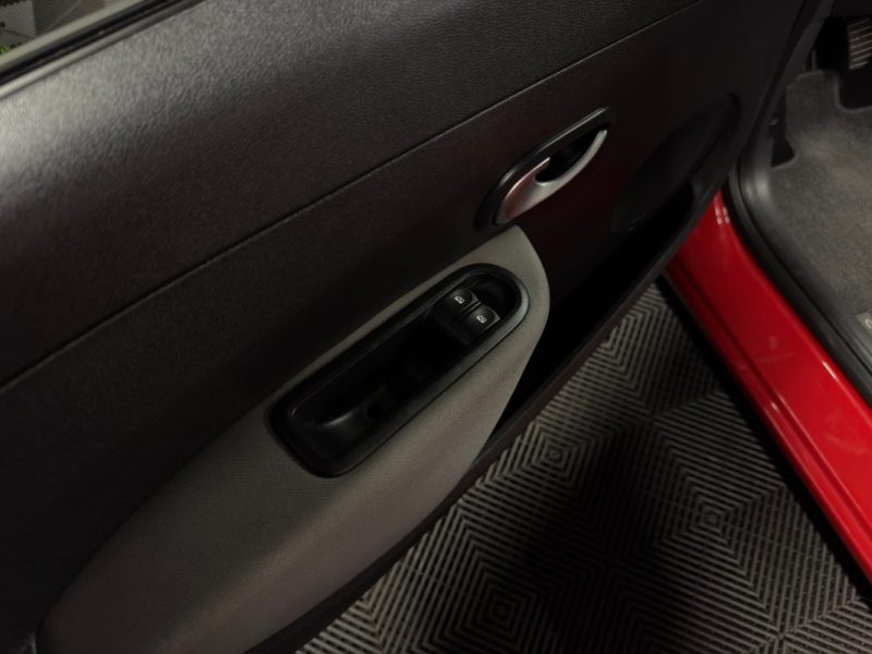 RENAULT CLIO 3 III PHASE 2 1.2 75 Cv 5 PORTES / CLIMATISATION REGULATEUR LIMITEUR - GARANTIE 1 AN