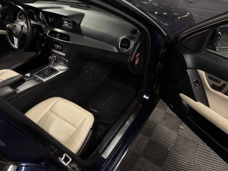 MERCEDES CLASSE C 3 III PHASE 2 AVANTGARDE 180 CGI 1.6 156 Cv BVA7 INTERIEUR CUIR - Garantie 1 an