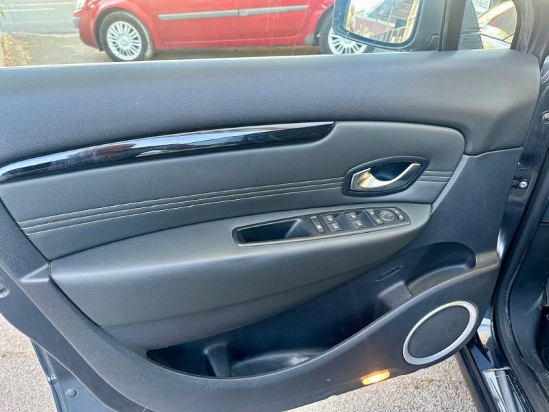 RENAULT SCENIC III 1.5 dCi 110 DYNAMIQUE 