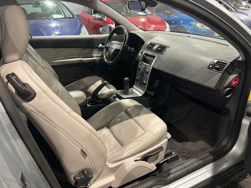 VOLVO C30 1.6D 110CH 