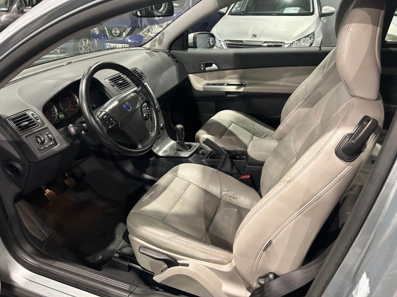 VOLVO C30 1.6D 110CH 