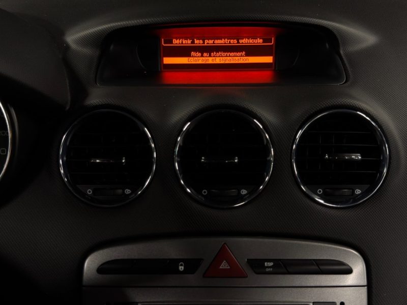 PEUGEOT 308 PHASE 2 SW / BREAK 2.0 HDI 150 Cv TOIT PANORAMIQUE BVM6 - GARANTIE 1 AN