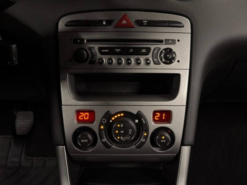 PEUGEOT 308 PHASE 2 SW / BREAK 2.0 HDI 150 Cv TOIT PANORAMIQUE BVM6 - GARANTIE 1 AN