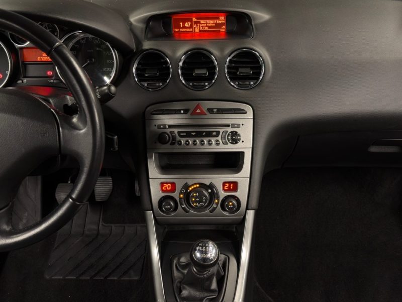 PEUGEOT 308 PHASE 2 SW / BREAK 2.0 HDI 150 Cv TOIT PANORAMIQUE BVM6 - GARANTIE 1 AN