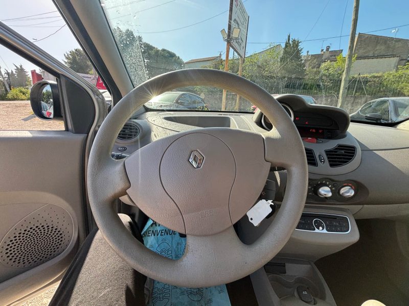 RENAULT TWINGO II 1.2 75 RIP CURL 2009