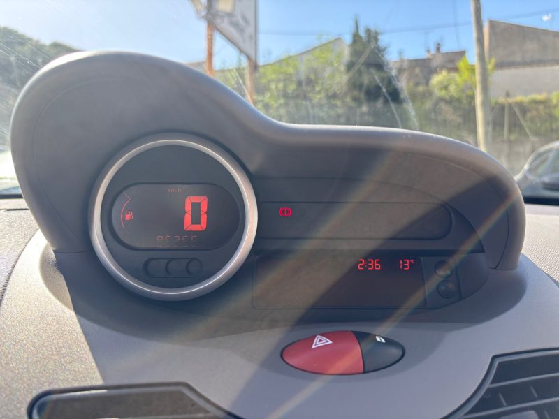 RENAULT TWINGO II 1.2 75 RIP CURL 2009