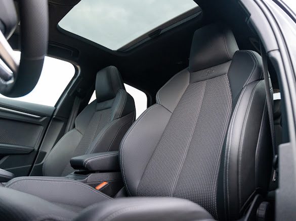 AUDI A3 SPORTBACK 35 TFSI 150 cv noire pano / sonos / 360 ; 560 par mois