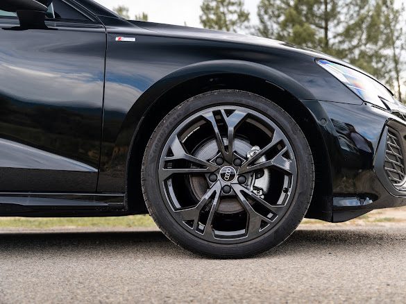 AUDI A3 SPORTBACK 35 TFSI 150 cv noire pano / sonos / 360 ; 560 par mois