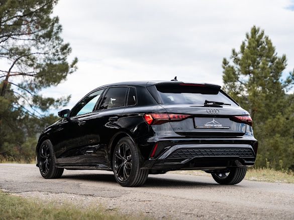 AUDI A3 SPORTBACK 35 TFSI 150 cv noire pano / sonos / 360 ; 560 par mois