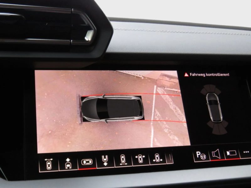 AUDI A3 SPORTBACK 35 TFSI 150 cv noire pano / sonos / 360 ; 560 par mois