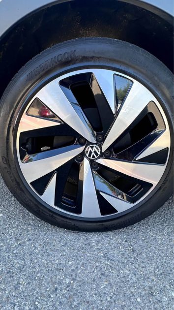 VOLKSWAGEN ID.4 PRO 77 KWH  