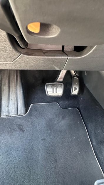 VOLKSWAGEN ID.4 PRO 77 KWH  