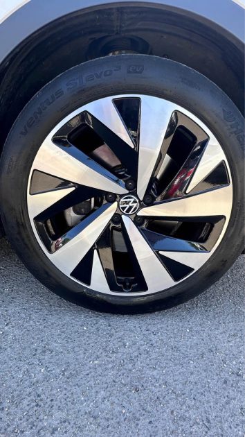 VOLKSWAGEN ID.4 PRO 77 KWH  