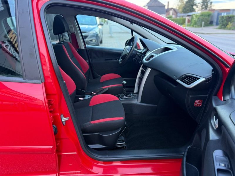 Peugeot 207 1.4 VTi 95Ch Série 64 