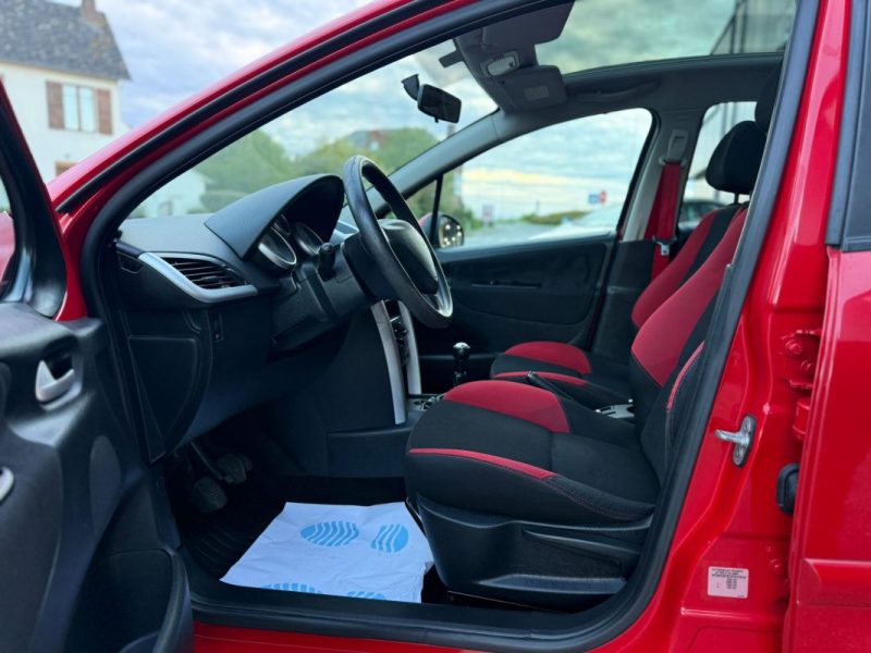 Peugeot 207 1.4 VTi 95Ch Série 64 