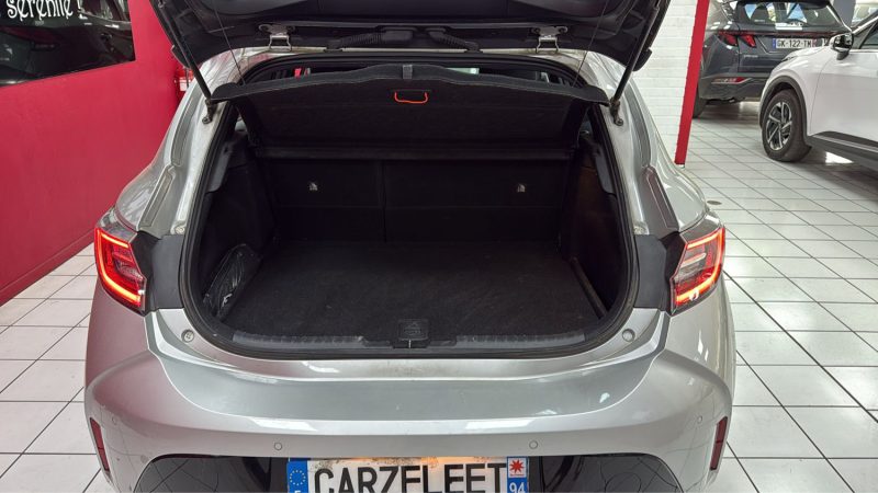 TOYOTA COROLLA BERLINE 122cv DYNAMIC BUSINESS/1 ERE MAIN/TVA RECUPERABLE