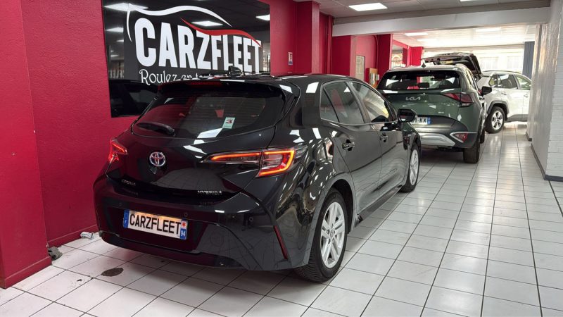 TOYOTA COROLLA BERLINE 122cv DYNAMIC BUSINESS/1 ERE MAIN/TVA RECUPERABLE