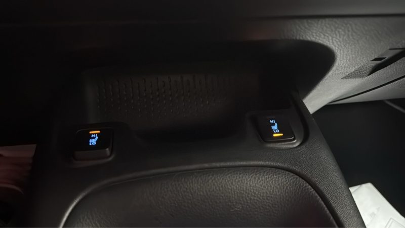 TOYOTA COROLLA BERLINE 122cv DYNAMIC BUSINESS/1 ERE MAIN/TVA RECUPERABLE