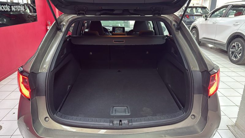 TOYOYA COROLLA TOURING SPORTS 122cv DYNAMIC BUSINESS/1 ERE MAIN/TVA RECUPERABLE