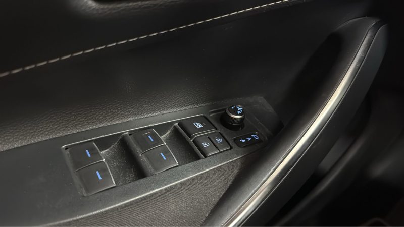 TOYOYA COROLLA TOURING SPORTS 122cv DYNAMIC BUSINESS/1 ERE MAIN/TVA RECUPERABLE