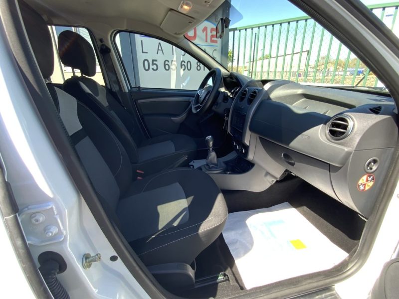DACIA DUSTER 1.2 TCE 125 CV ESSENTIEL 4X2 2018 *CAMÉRA DE RECUL + FAIBLE KILOMÉTRAGE