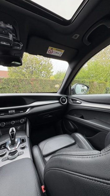 Alfa Romeo Stelvio Veloce Q4 210ch (Toit Panoramique | Sièges Chauffants | Coffre Électrique)