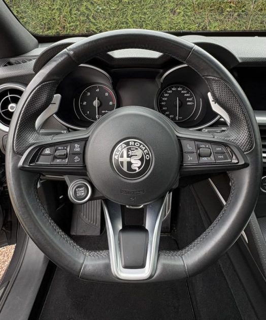 Alfa Romeo Stelvio Veloce Q4 210ch (Toit Panoramique | Sièges Chauffants | Coffre Électrique)