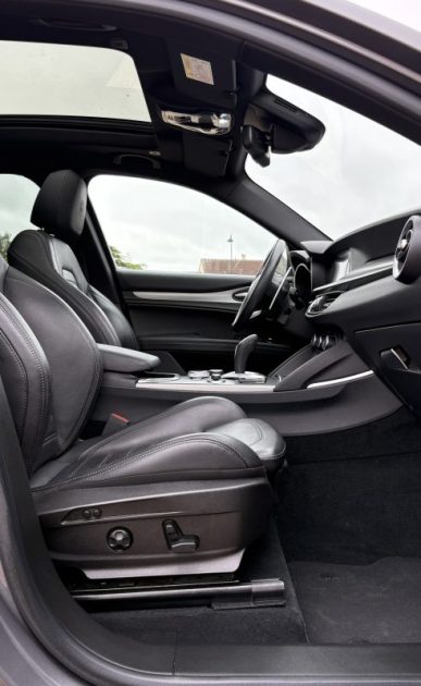 ALFA ROMEO STELVIO VELOCE Q4 210ch  TOIT PANORAMIQUE / SIÈGES CHAUFFANT / COFFRE ÉLECTRIQUE 