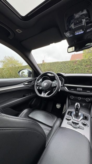 Alfa Romeo Stelvio Veloce Q4 210ch (Toit Panoramique | Sièges Chauffants | Coffre Électrique)