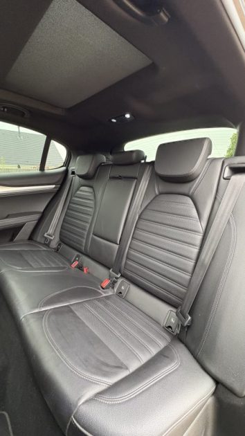 Alfa Romeo Stelvio Veloce Q4 210ch (Toit Panoramique | Sièges Chauffants | Coffre Électrique)