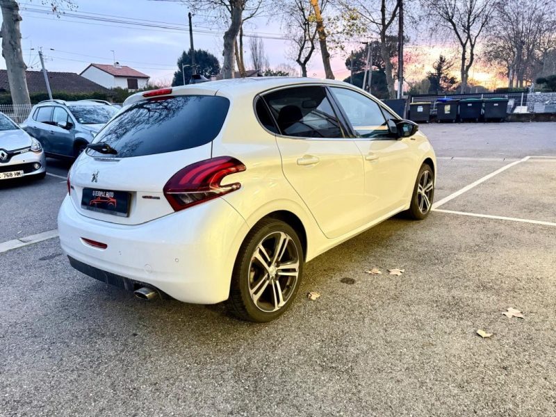 PEUGEOT 208 GT Line 1.6 BLUE HDI 120 cv