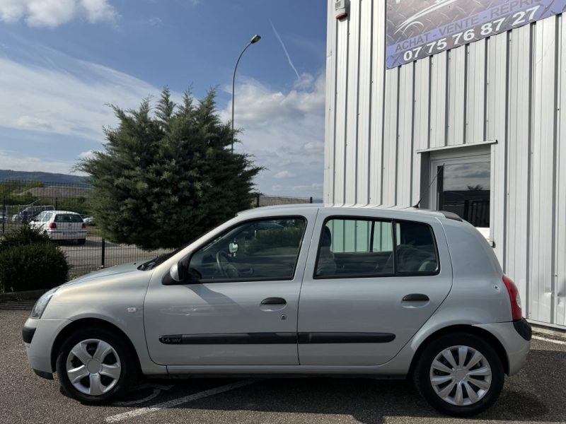 Renault Clio II (B/C65) 1.4 16v 98ch Expression Boite Auto