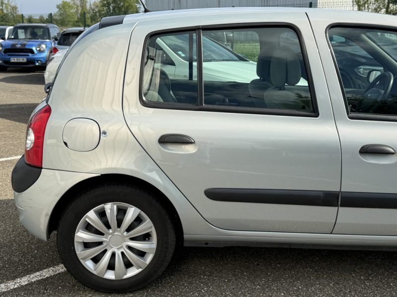 Renault Clio II (B/C65) 1.4 16v 98ch Expression Boite Auto