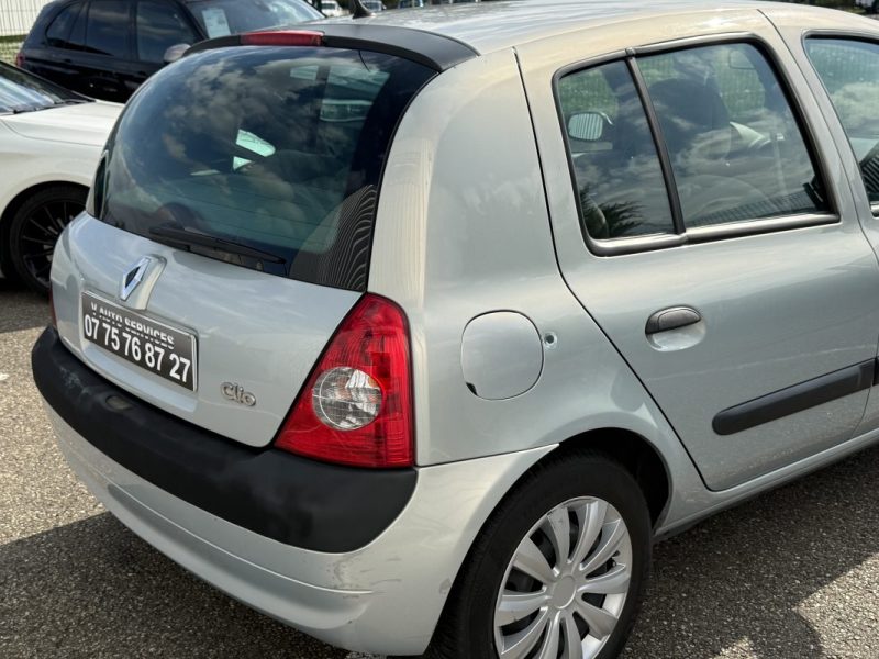 Renault Clio II (B/C65) 1.4 16v 98ch Expression Boite Auto