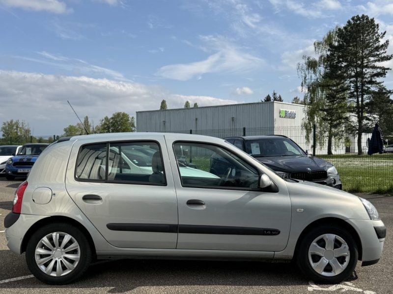 Renault Clio II (B/C65) 1.4 16v 98ch Expression Boite Auto