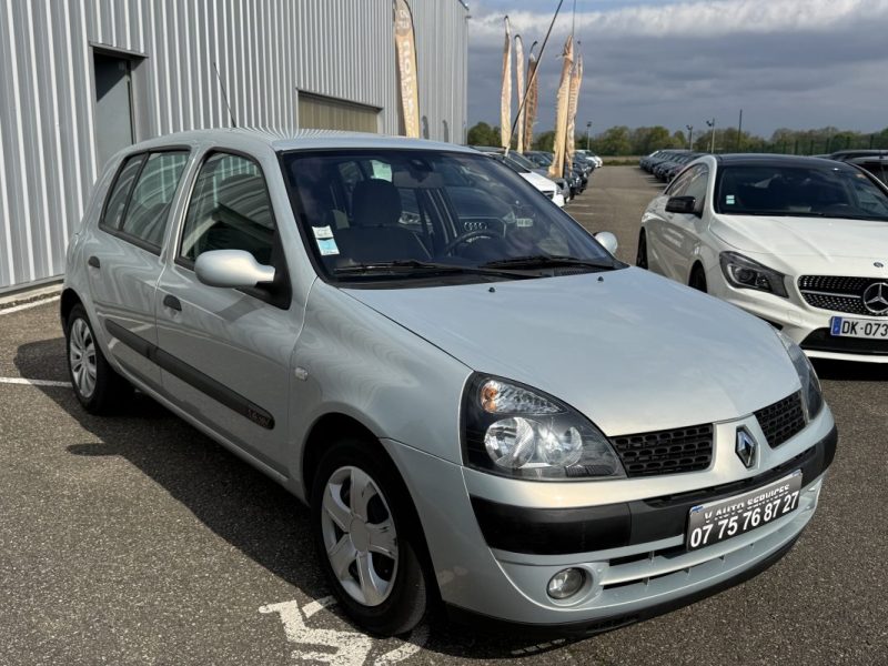 Renault Clio II (B/C65) 1.4 16v 98ch Expression Boite Auto