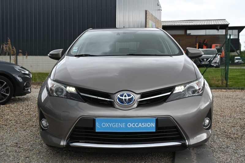 TOYOTA AURIS HSD 136H FEEL 2015