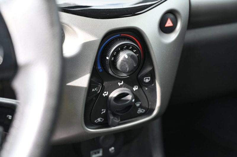 TOYOTA AYGO II 1.0 VVT-I 69Ch X-Play 5P 05/2018