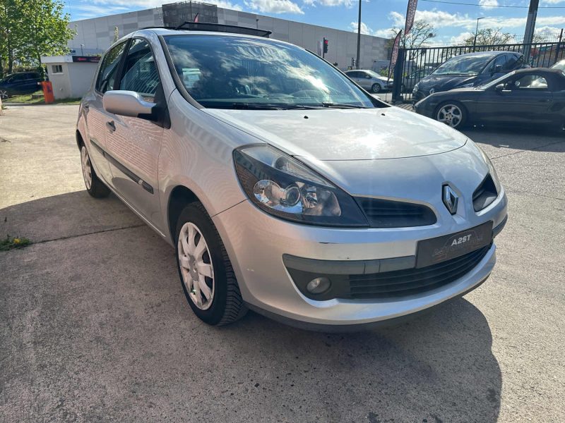 RENAULT CLIO III AUTHENTIQUE 1.2 16V 2008