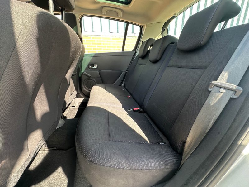 RENAULT CLIO III AUTHENTIQUE 1.2 16V 2008