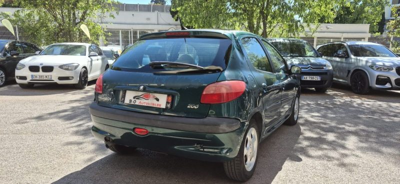 PEUGEOT 206 1.4l i TU 75ch Rolland Garros,  *Vendu sans CT*, *Vendu sans garantie*,